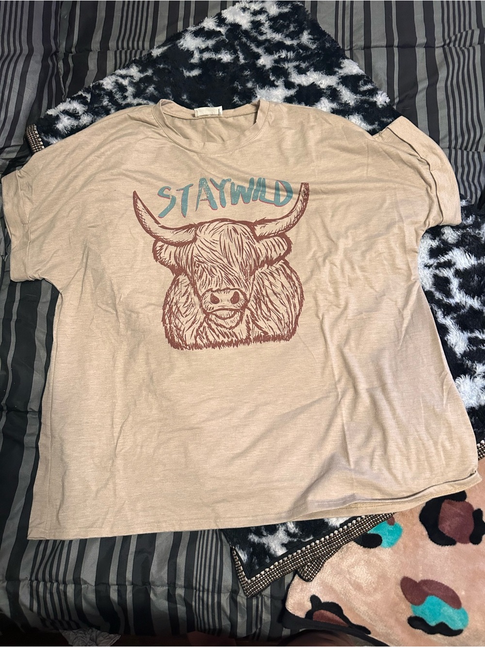 Stay Wild Short Sleeve Tee in Beige